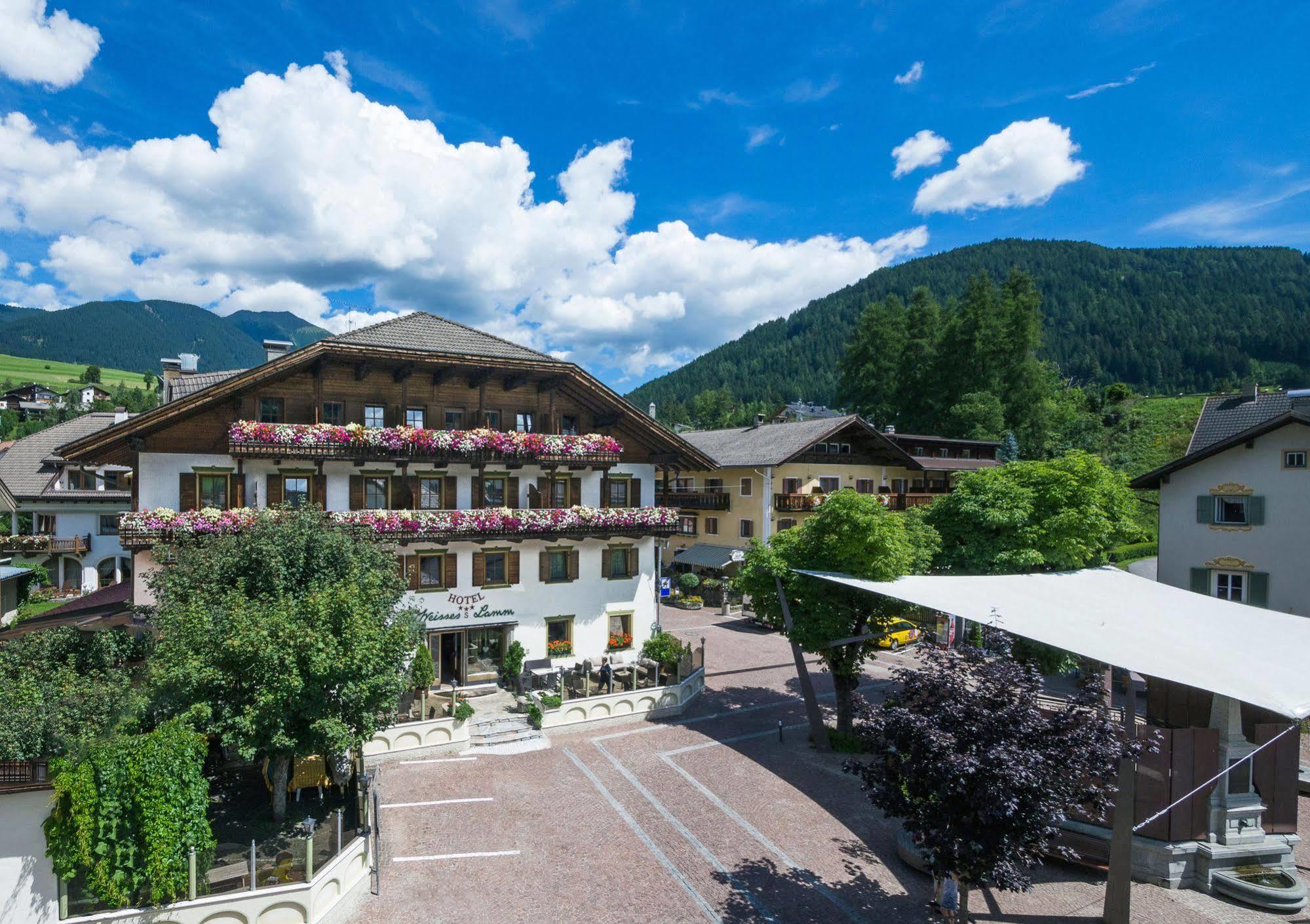 Weisses Lamm Hotel 3*